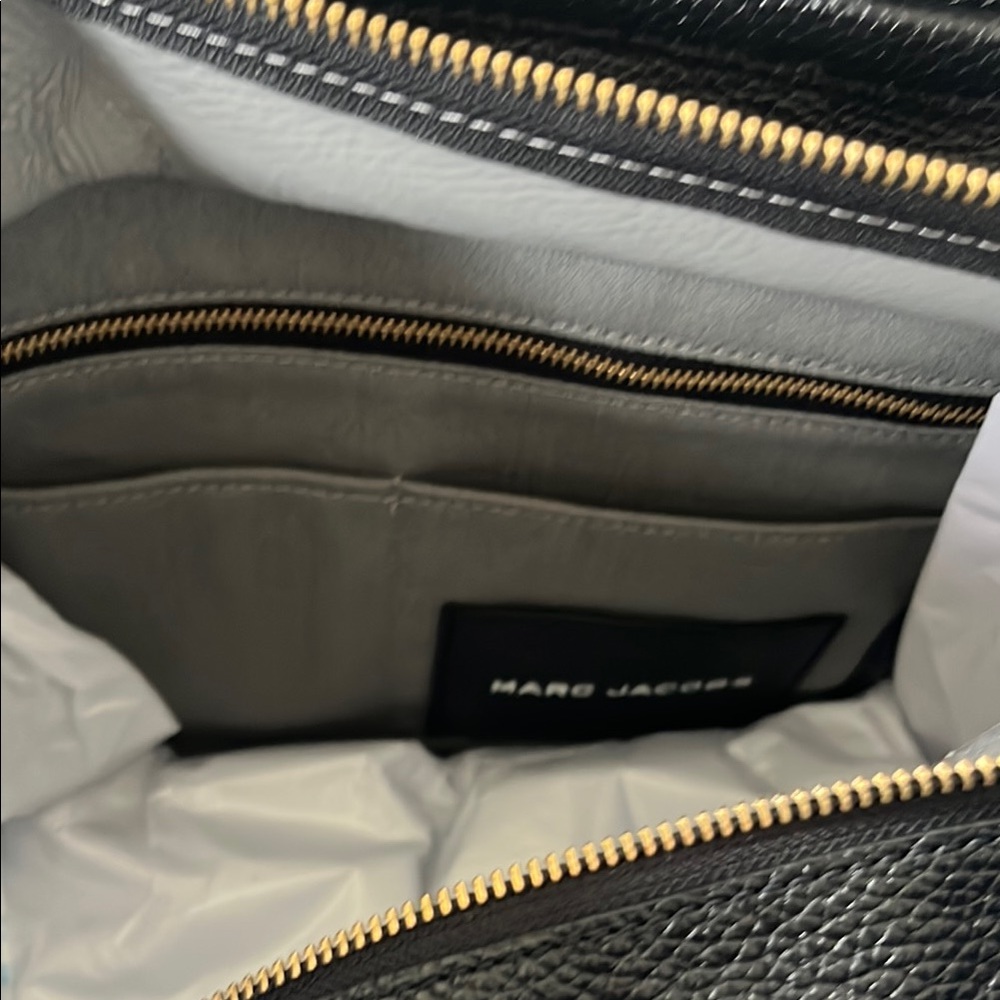 Marc Jacobs Black Leather The Tote Bag - Picture 3 of 7